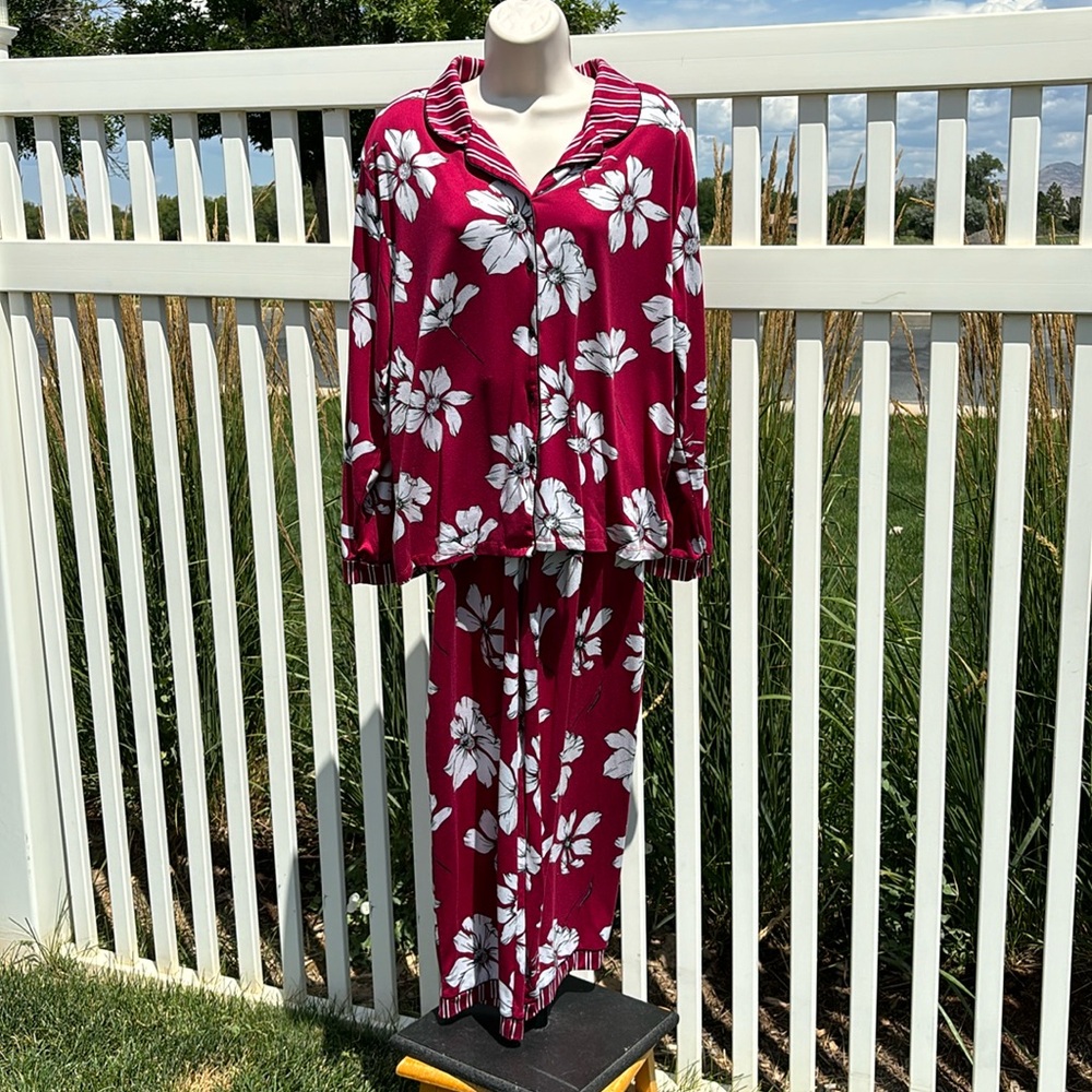Flora Nikrooz Size L Pajama Set Super Soft Never Worn